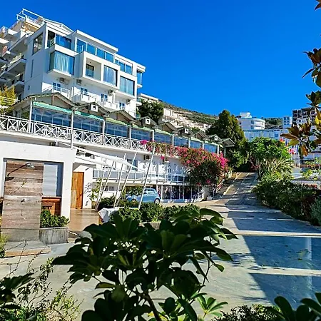 Hotel Nertili 4*